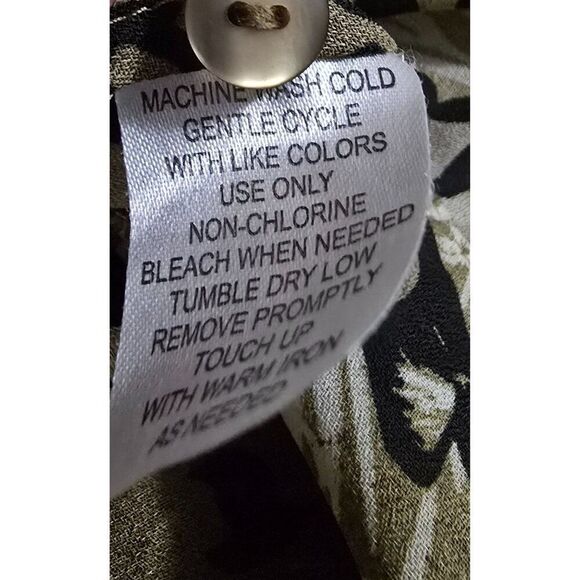 Leopard Print Button-Up Flowy Blouse W 3/4 Sleeves & V-Neck animal mob wife 2x - Picture 13 of 13